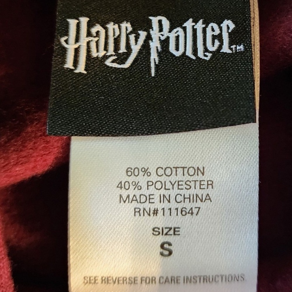 Harry Potter Hogwarts Alumni Maroon Pullover Hoodie Fifth Sun WB Crest Mens S - Picture 4 of 8